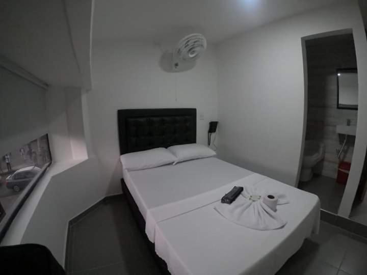 Hotel Zona Express Sandiego 메딜린 외부 사진