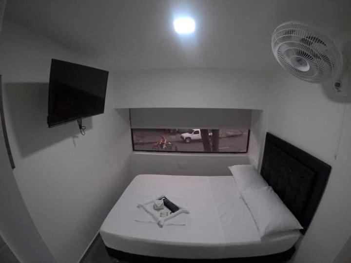 Hotel Zona Express Sandiego 메딜린 외부 사진