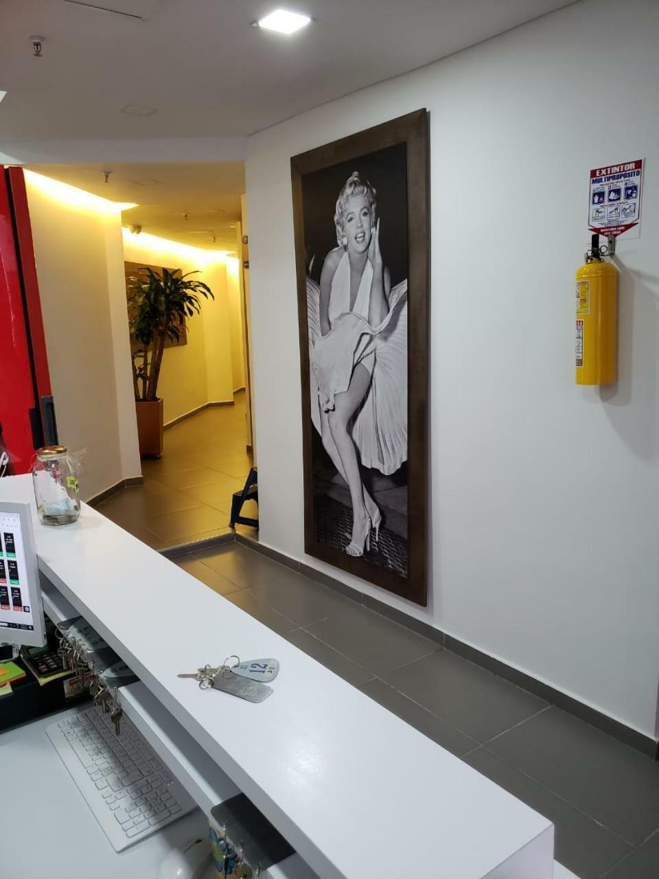 Hotel Zona Express Sandiego 메딜린 외부 사진